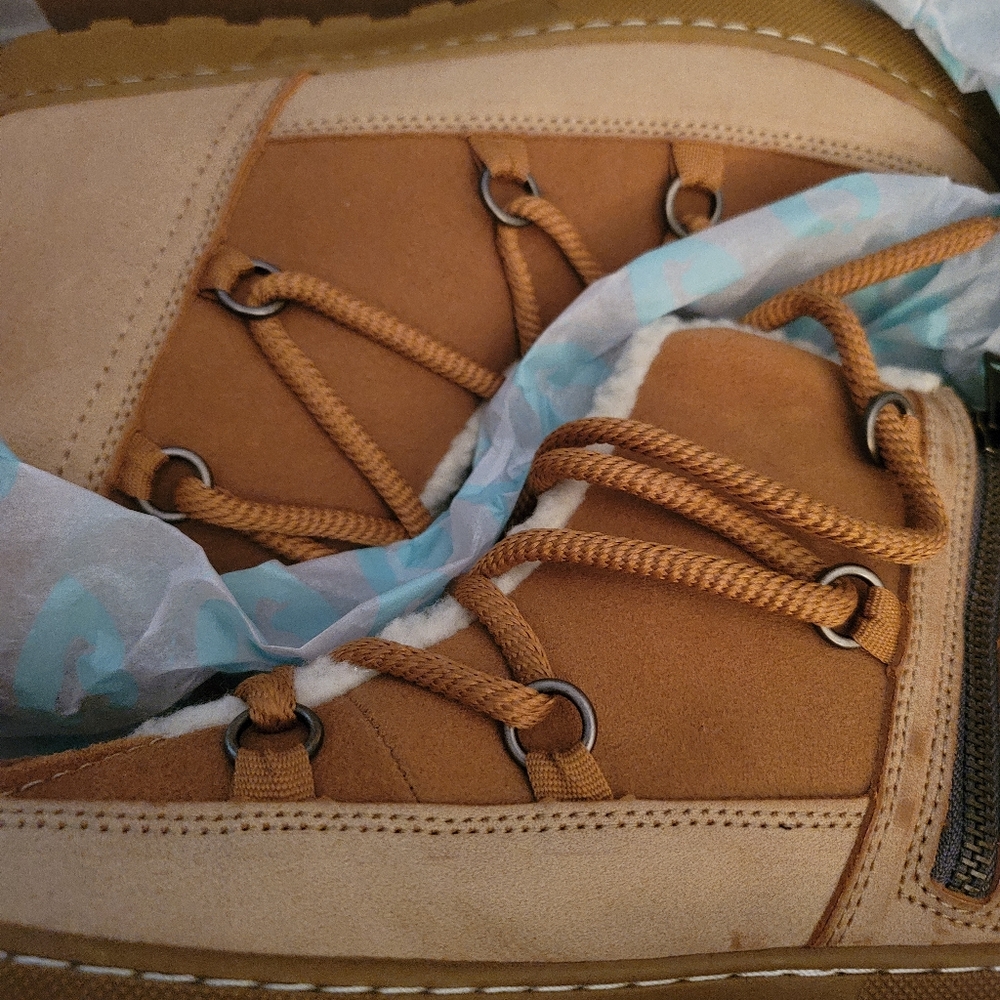 NWT Sporto Tan Boots 8.5